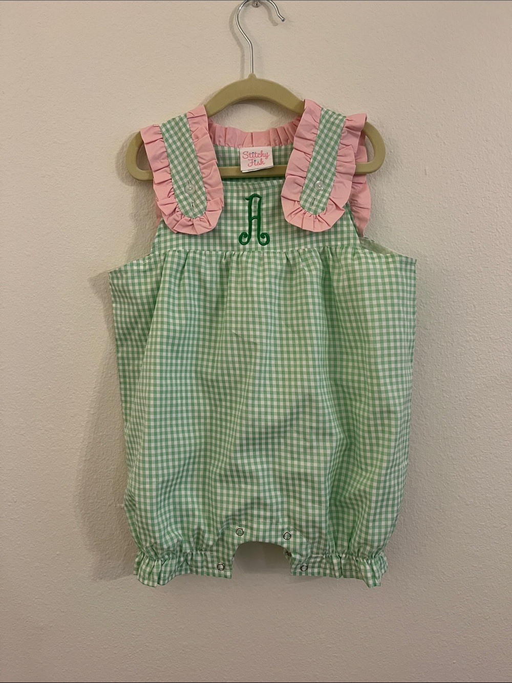 Stitchy Fish 18m A monogram